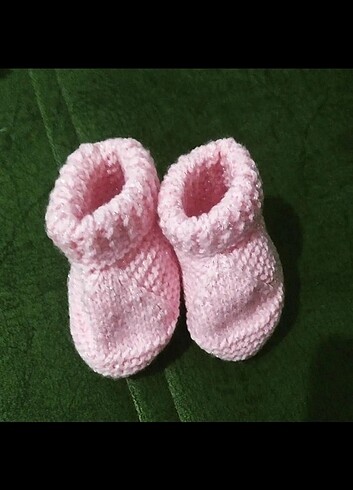 bebek patik ve şapkası