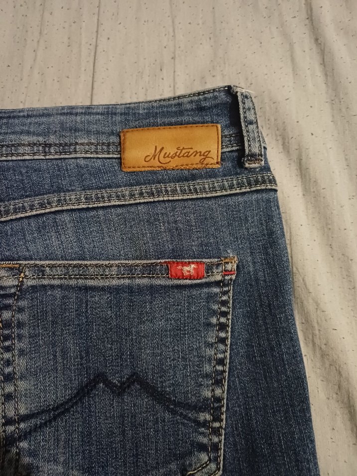 Vintage Mustang Jasmin Y2K fit - Görsel 4