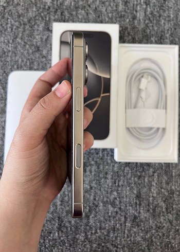 Apple iPhone 16 pro max