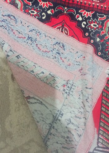 Renkli Desenli Kırmızı Halı - Görsel 3