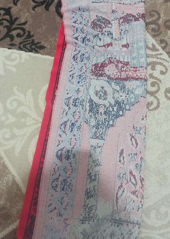 Renkli Desenli Kırmızı Halı - Görsel 4