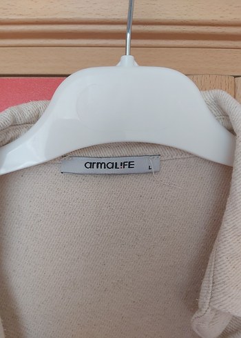 Kalın kumaş, yakalı, uzun kollu keten gömlek. - Görsel 6