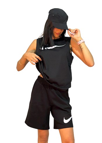 Siyah Mini Spor Şort ve Kolsuz Üst Takım - Görsel 3