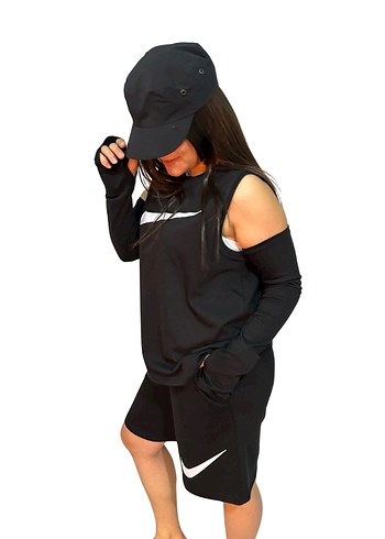 Siyah Mini Spor Şort ve Kolsuz Üst Takım - Görsel 4