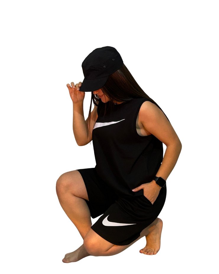 Siyah Mini Spor Şort ve Kolsuz Üst Takım - Görsel 2