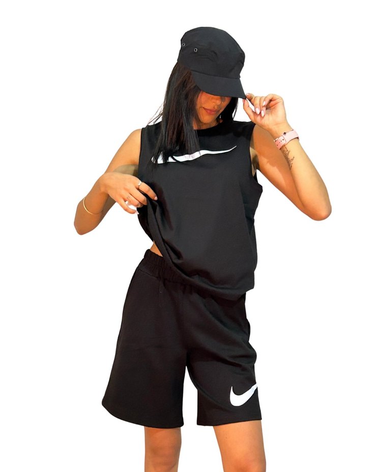 Siyah Mini Spor Şort ve Kolsuz Üst Takım - Görsel 3