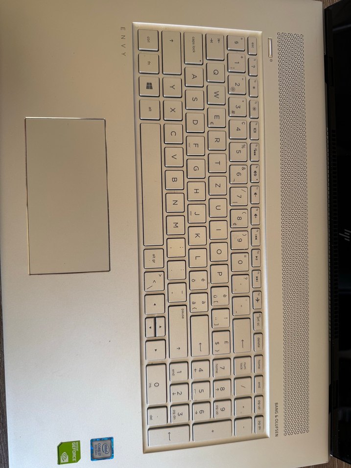 Gri Renkli Hp Envy Laptop - Görsel 2