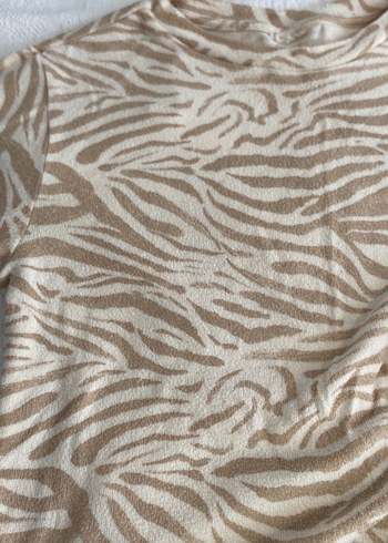 Kızlar için Bej Zebra Desenli Tişört - Görsel 2