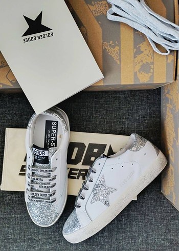 GOLDEN GOOSE