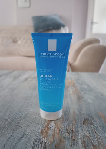 La Roche-Posay Lipikar Yatıştırıcı Temizleme Jeli