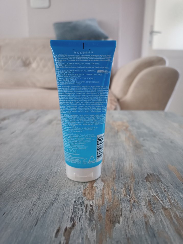 La Roche-Posay Lipikar Yatıştırıcı Temizleme Jeli - Görsel 2