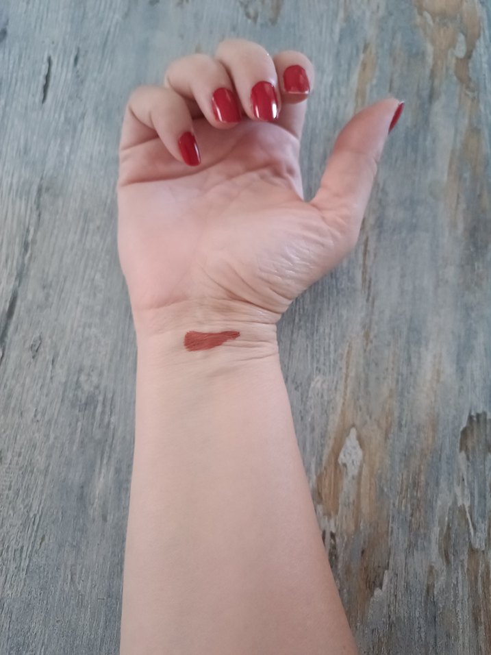 The Balm Mat Görünümlü Dudak Parlatıcısı - Görsel 4