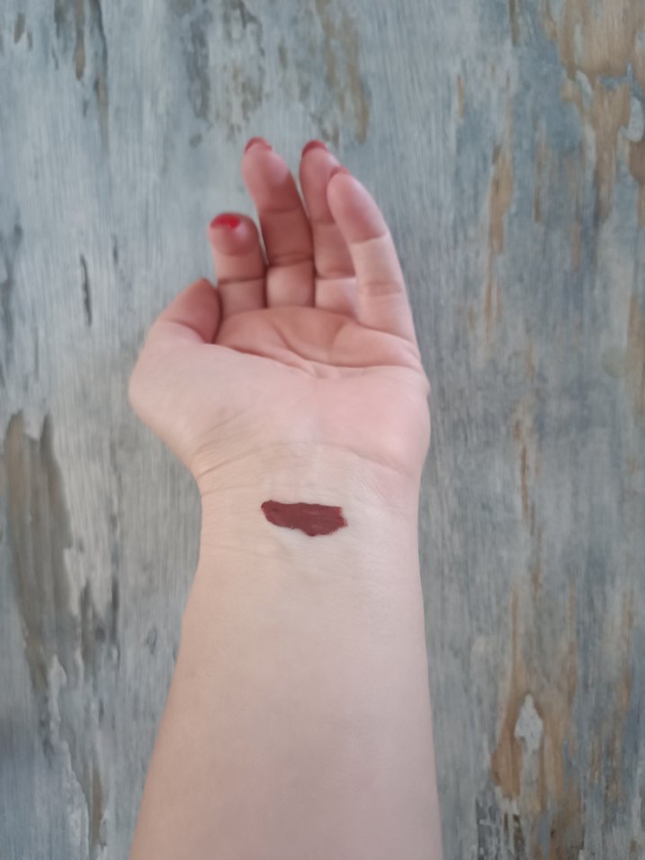 L'Oreal Kahverengi Mat Ruj - Görsel 4