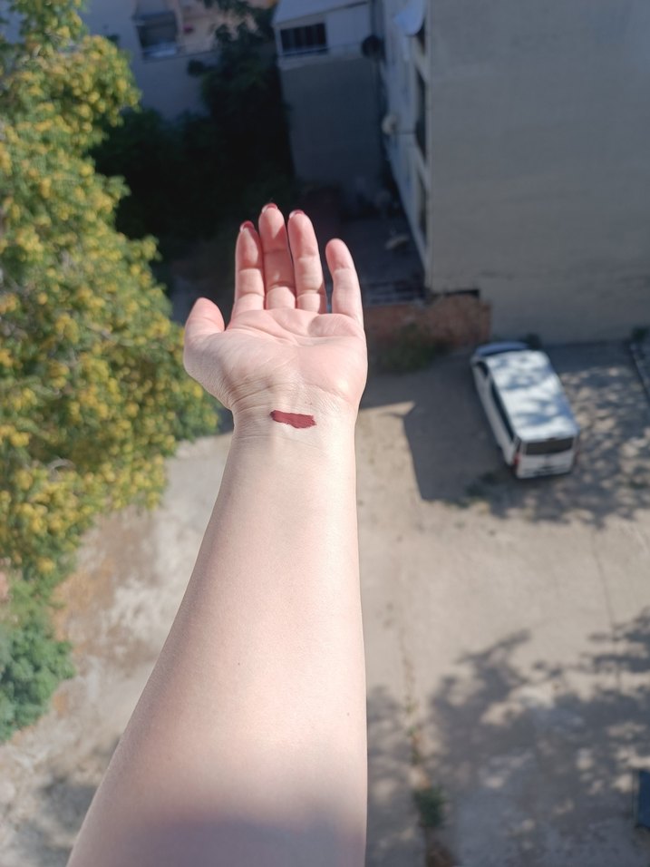 L'Oreal Kahverengi Mat Ruj - Görsel 3