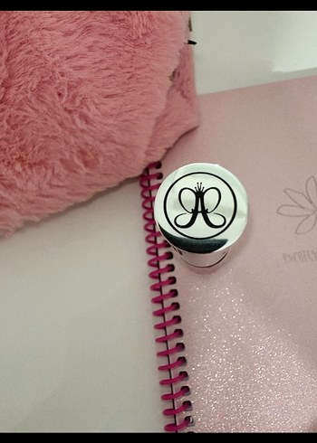 Anastasia Beverly Hills Likit Ruj - Görsel 3