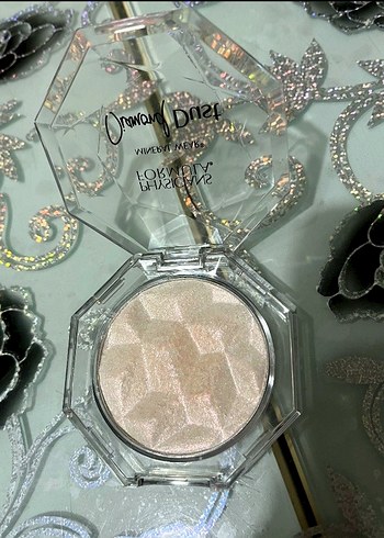 Physicians Formula Mineral Wear Diamond Dust Aydınlatıcı - Görsel 4