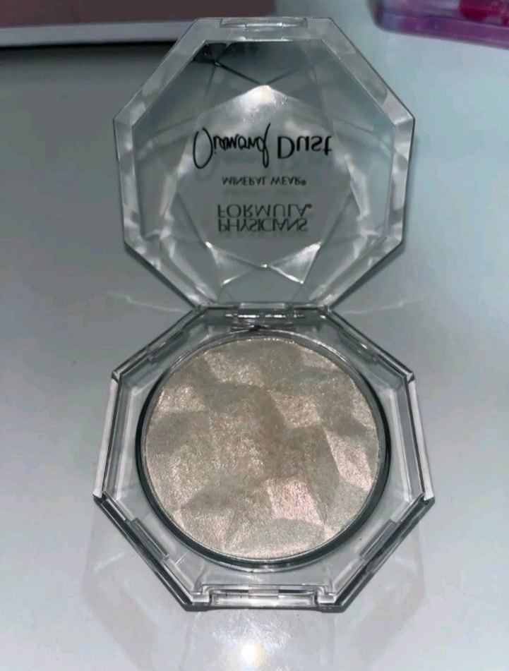 Physicians Formula Mineral Wear Diamond Dust Aydınlatıcı - Görsel 2