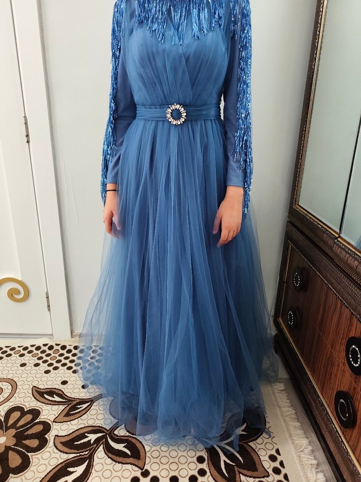 Mavi Drapeli Uzun Kollu İşlemeli Abiye - Görsel 3