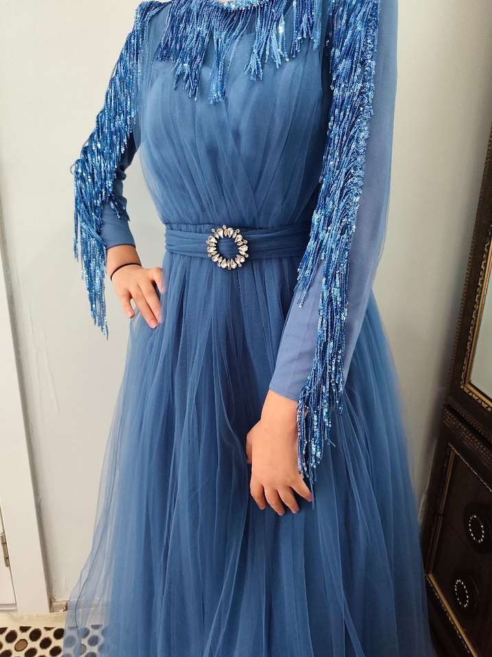 Mavi Drapeli Uzun Kollu İşlemeli Abiye - Görsel 2