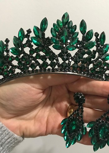 Yeşil Parlak Kristal Taç ve Küpe Seti