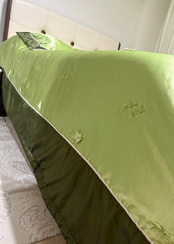 Yeşil İşlemeli saten çift kişilik Yatak Örtüsü takımı - Görsel 3