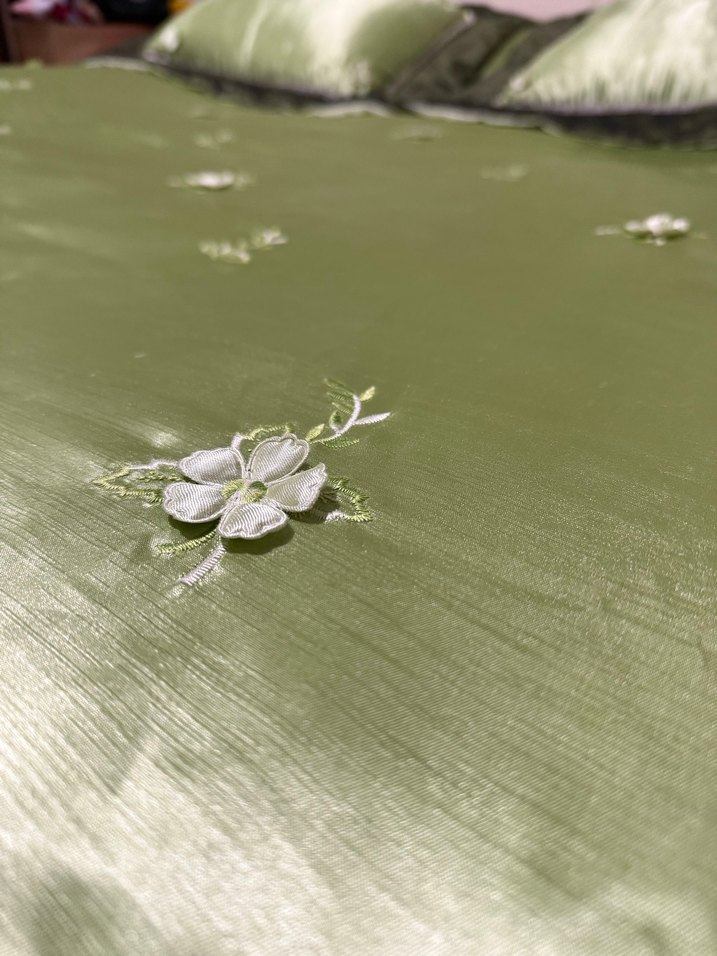 Yeşil İşlemeli saten çift kişilik Yatak Örtüsü takımı - Görsel 4