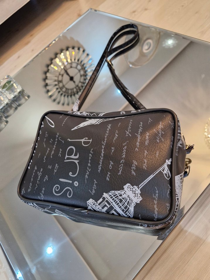 Fermuarlı Siyah Paris Desenli Deri Çanta - Görsel 3
