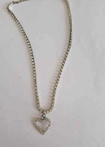 Parlak Zincir Detaylı Kalp Kolye - Görsel 8