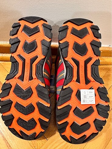 32 Beden kırmızı Renk Skechers çocuk su geçirmez ayakkabı