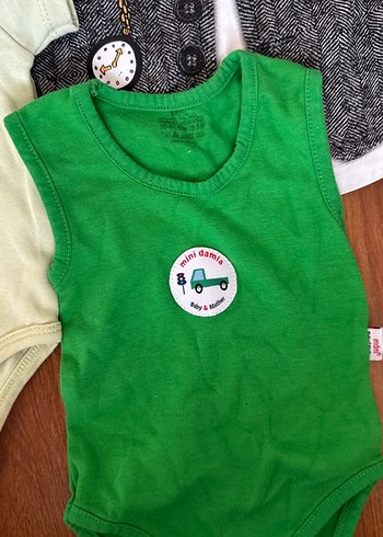 Yeşil Düğmeli Erkek Bebek Atlet Body - Görsel 2