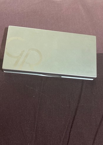 Üç renk bronzer paleti