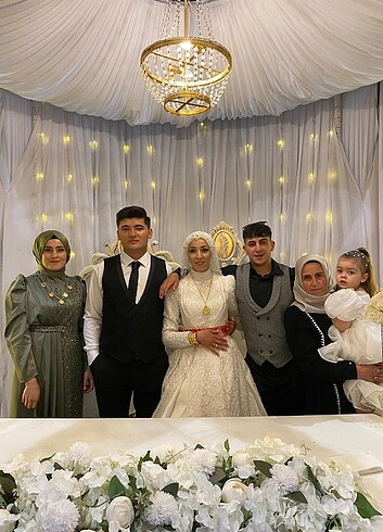 44 Beden Yeşil taşlı abiye elbise 1 kez giyildi hiç bir hasarı yoktur