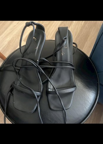 39 Beden Siyah Deri Stiletto Topuklu Kadın Sandalet