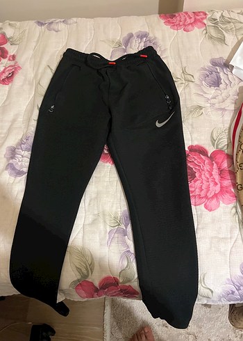 s Beden Siyah Nike Fermuarlı Eşofman Altı