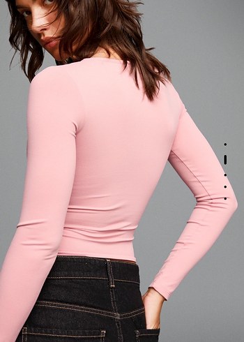 Büzgülü uzun kollu v yaka bluz - Görsel 2