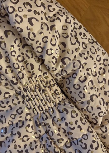 LCW Kids Leopard Baskılı Kapüşonlu Mont - Görsel 4