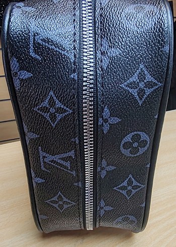 Louis Vuitton Siyah Deri Kadın Makyaj Çantası