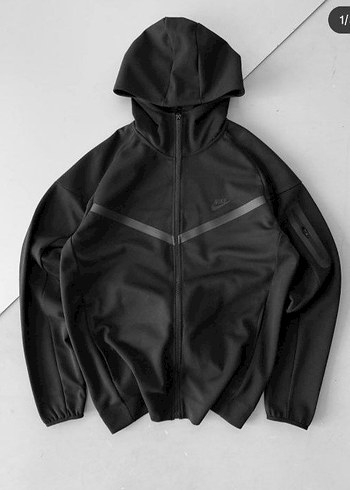 Nike tech