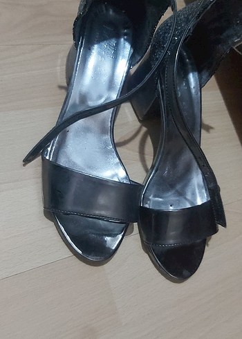 35 numara Gri ,parlak renk,Tokalı Ayakkabı - Görsel 5