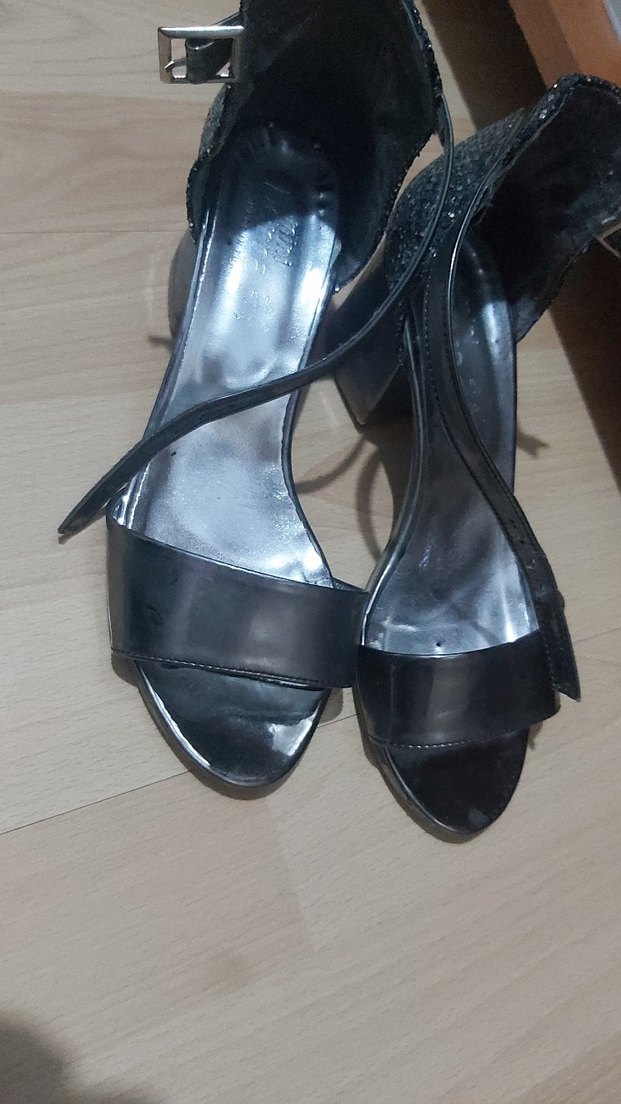 35 numara Gri ,parlak renk,Tokalı Ayakkabı - Görsel 5