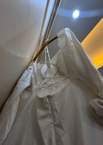 Beyaz V Yaka Midi Elbise - Görsel 5