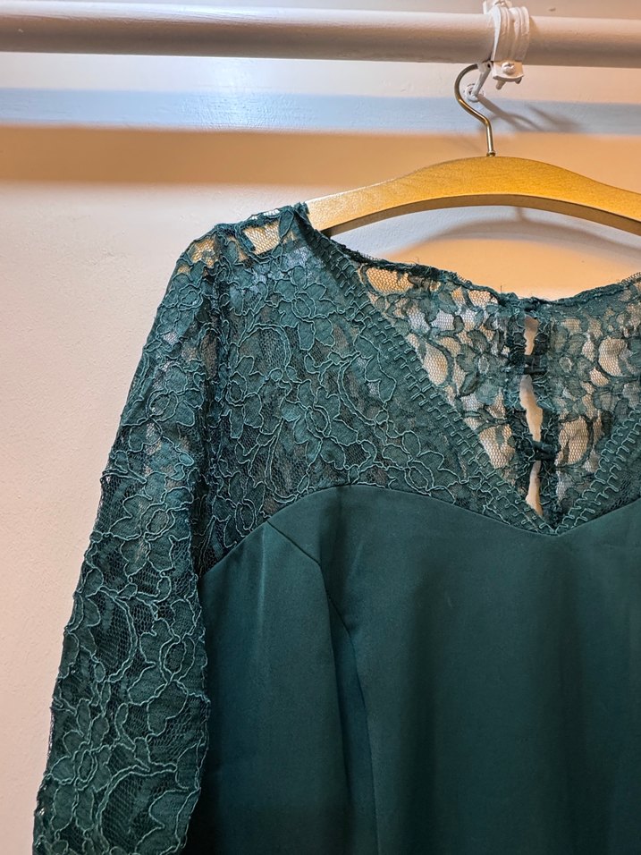 Yeşil Dantel İşlemeli Midi Elbise - Görsel 3