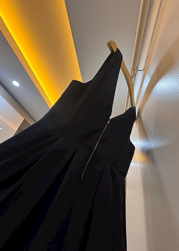 V Yaka Siyah Pilili Mini Elbise - Görsel 5