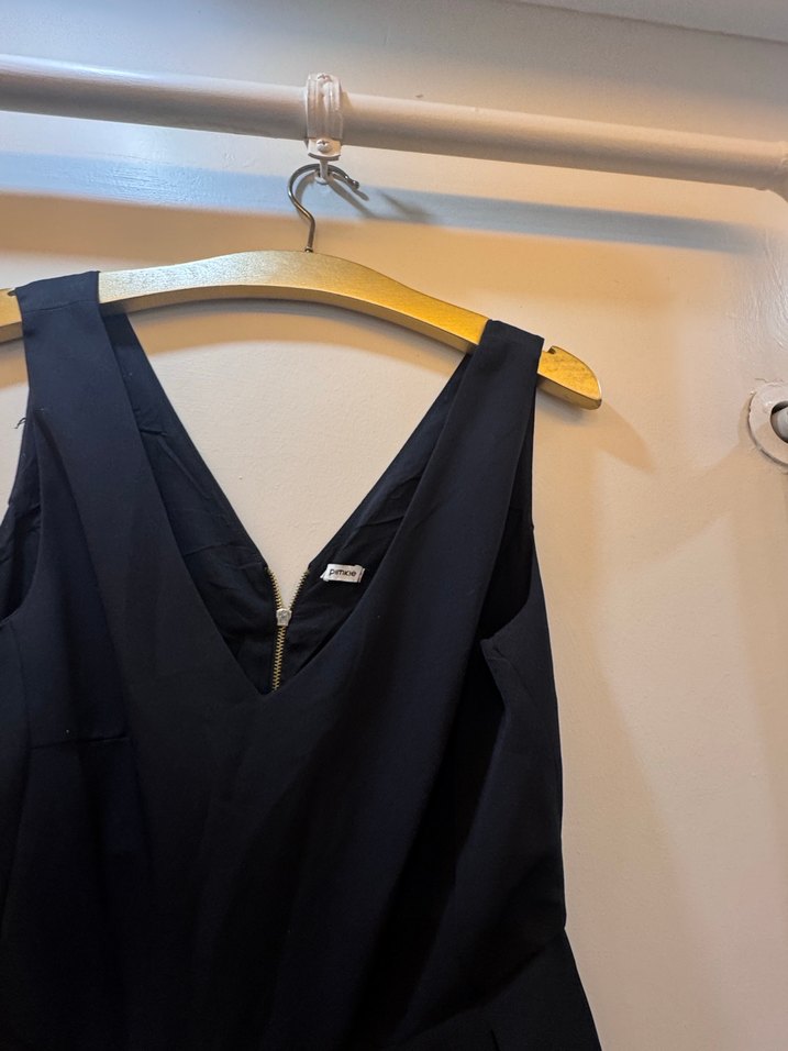 V Yaka Siyah Pilili Mini Elbise - Görsel 4