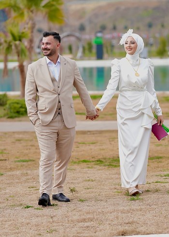 Uzun Kollu Beyaz Tesettür Nişan Elbisesi