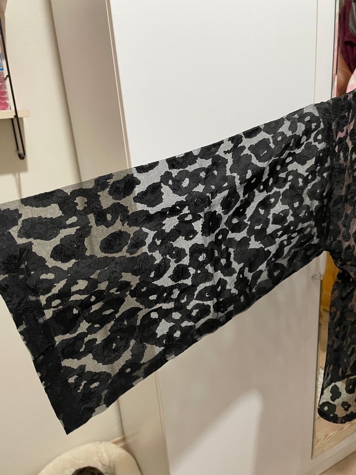 Siyah Dantel Detaylı Ceket - Görsel 2