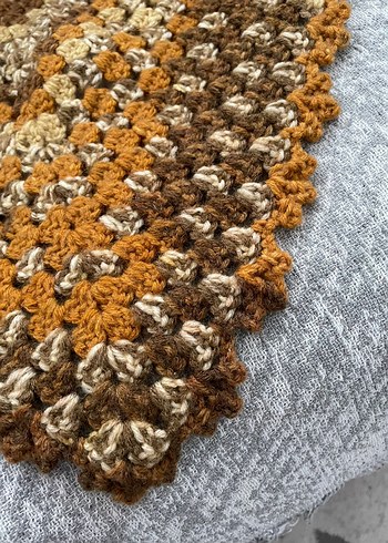 Kahverengi Örgü Bebek Battaniyesi - Görsel 2