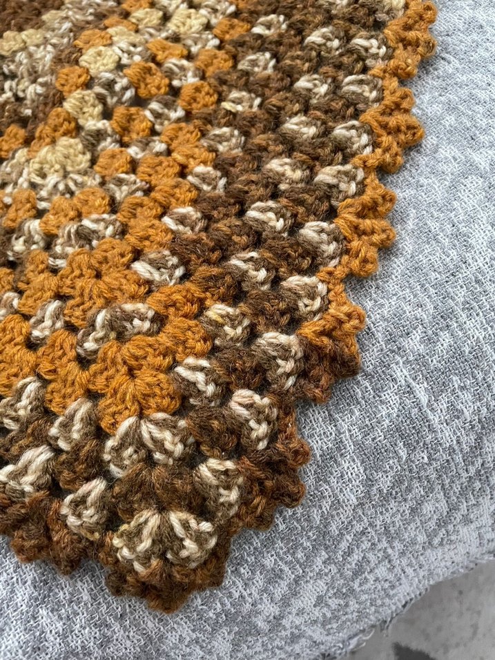 Kahverengi Örgü Bebek Battaniyesi - Görsel 2