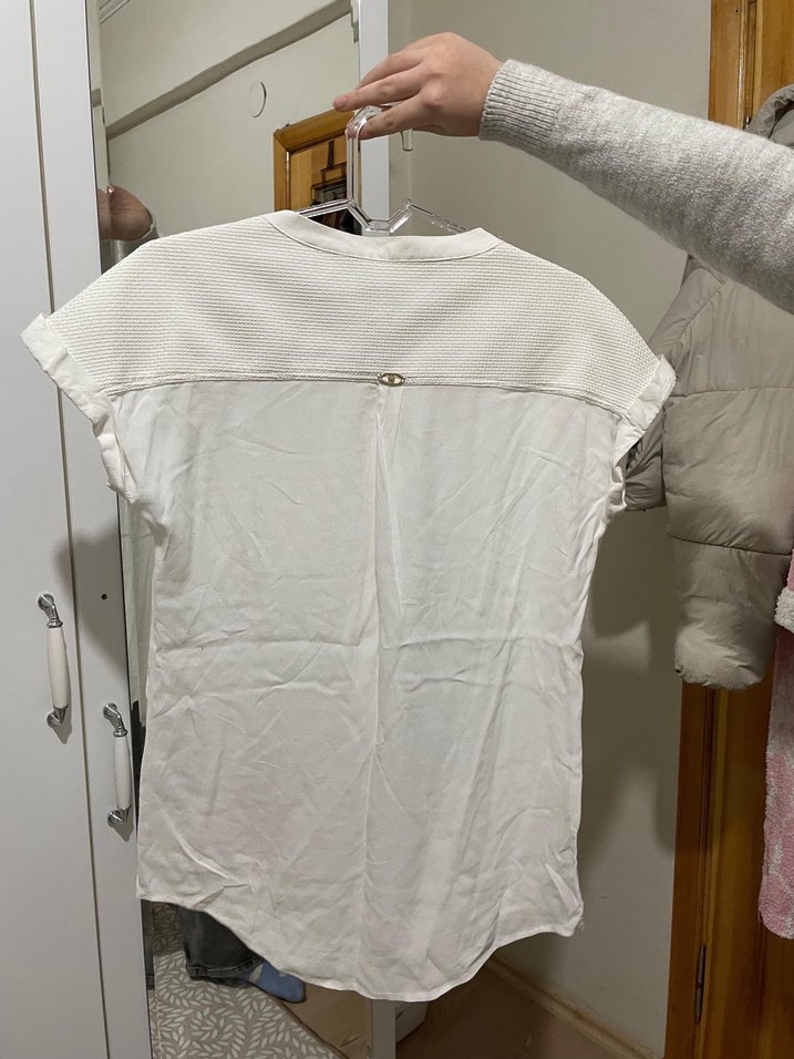 Düğmeli Beyaz Kadın Gömlek - Görsel 2