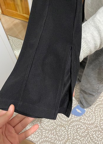 Siyah Kadın Yırtmaçlı İspanyol Paça Pantolon - Görsel 3